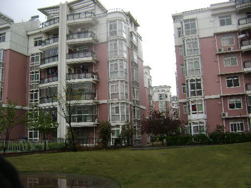 熱裝樓盤,靜安新城